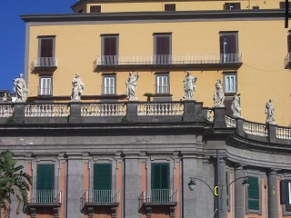 Piazza Dante: Every Italian city has one.